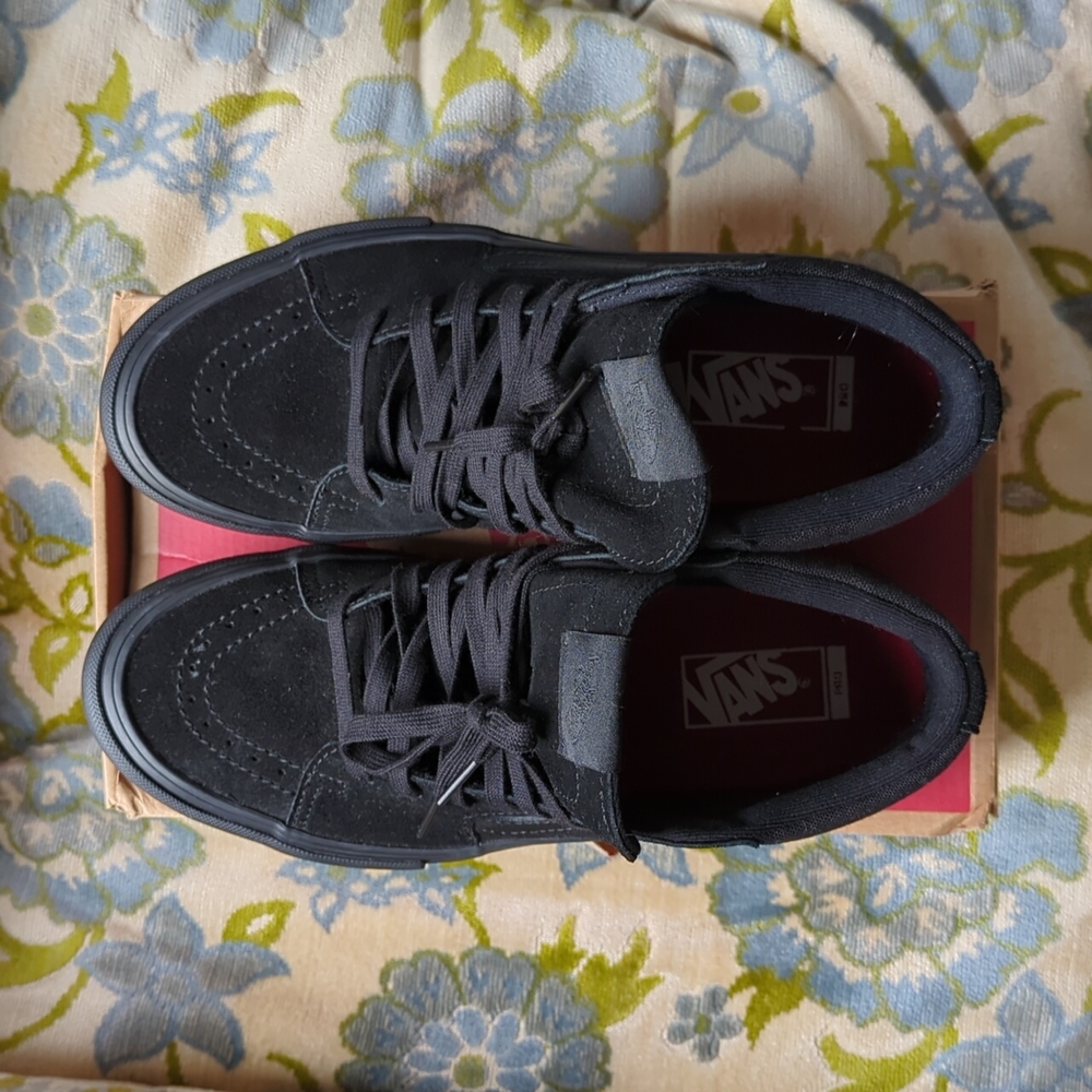 Vans Sk8-Hi Black shoes high tops size 9